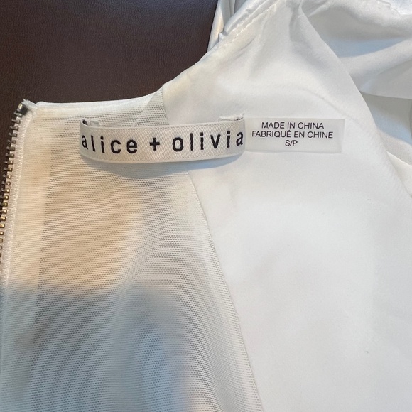 Alice + Olivia Women's White Puffy Sleeve Top Size S. - Picture 5 of 8